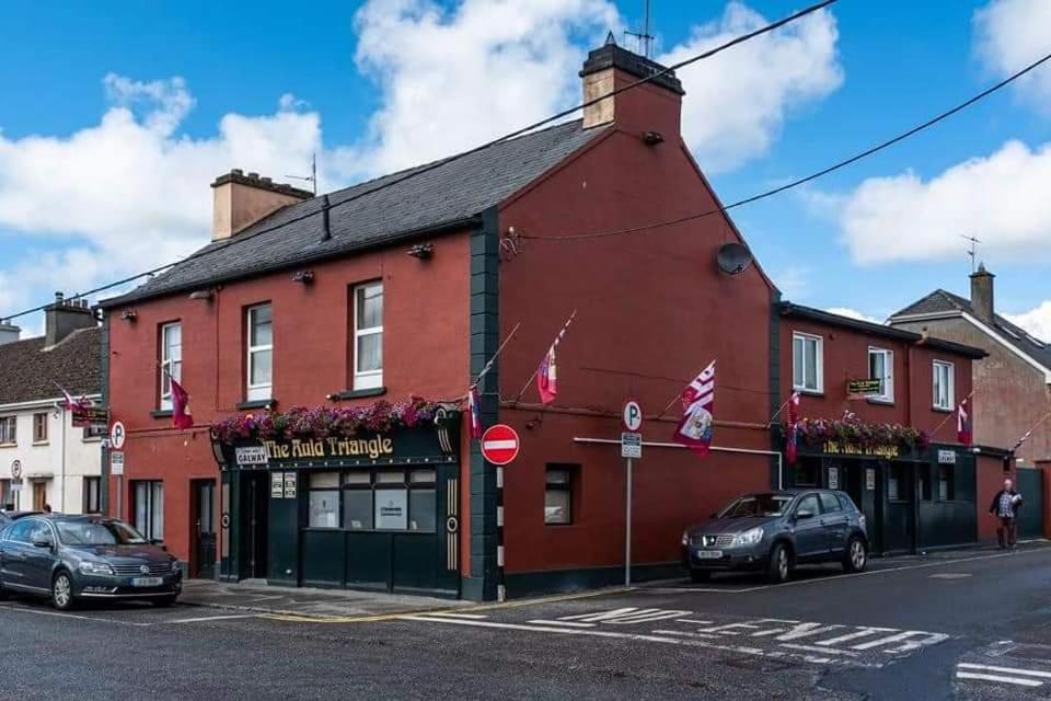 The Auld Triangle Bed and Breakfast Loughrea Buitenkant foto